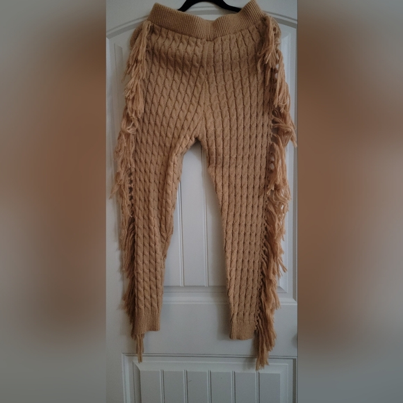 Cozy Fringed Beige Sweater - Picture 3 of 4